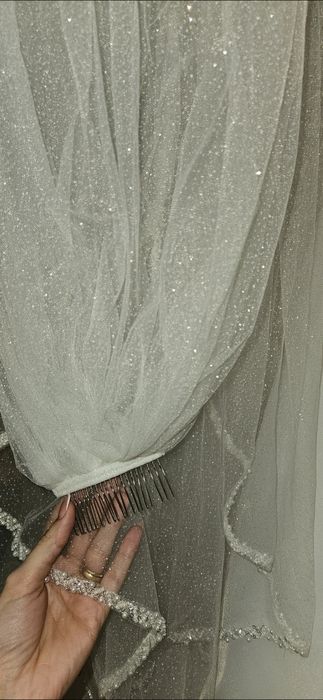 Rochie Mireasă cu Sclipici + Voal + 2 crinoline Nemodificată