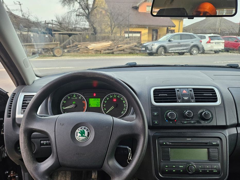 Vând skoda fabia 2009