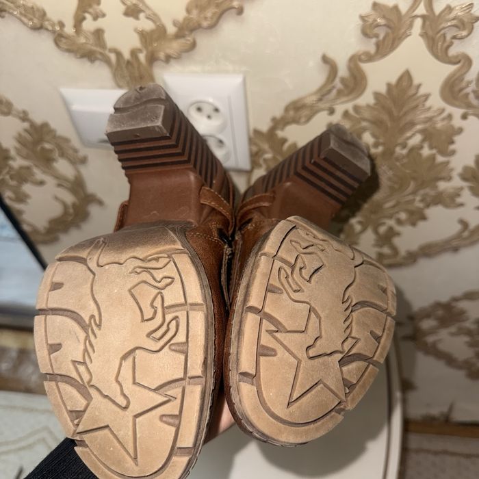 Продам кожаную ботинку