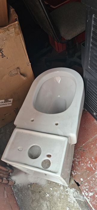 Продам новый унитаз