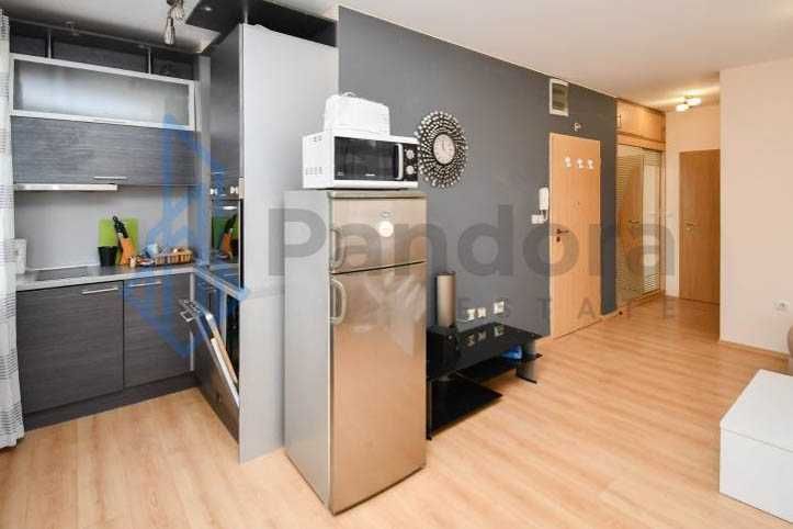 Дава се под наем Двустаен апартамент в София, Зона Б-18 - 55 кв.м за 475 € - Снимка #2