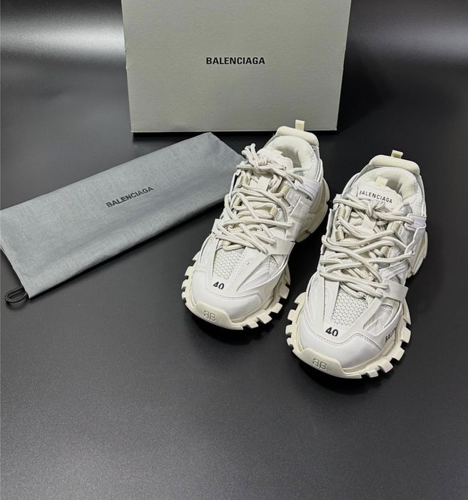 Balenciaga truck