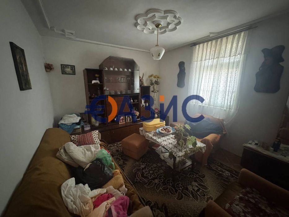 Двуетажна къща в с. Гълъбец на парцел 730 кв м, Общ. Поморие, обл. Бургас,#33872284
