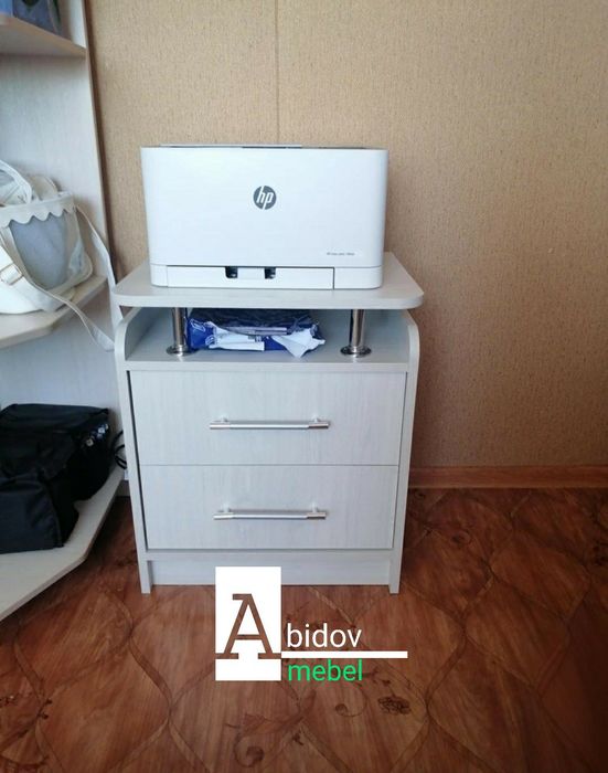 Тумба прикроватная и офисная удобный и функциональный.