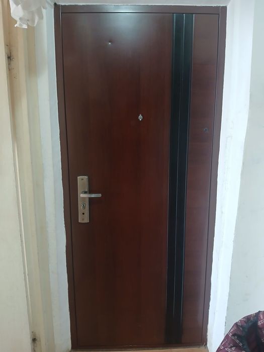 Vând apartament la bloc zona Fortuna