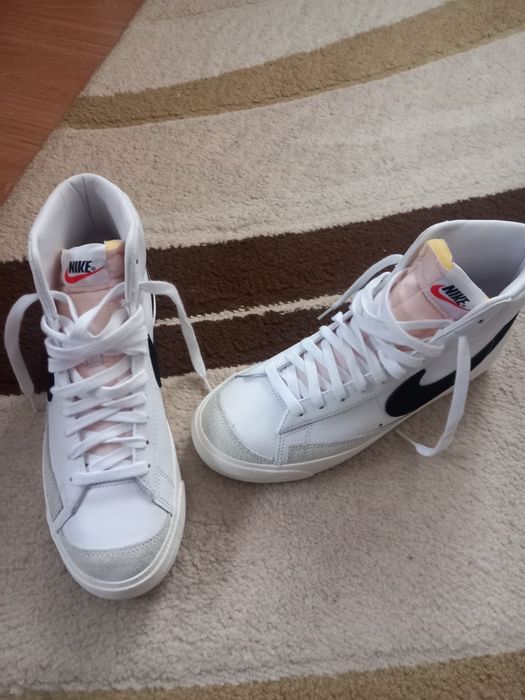 Маратонки-  Nike