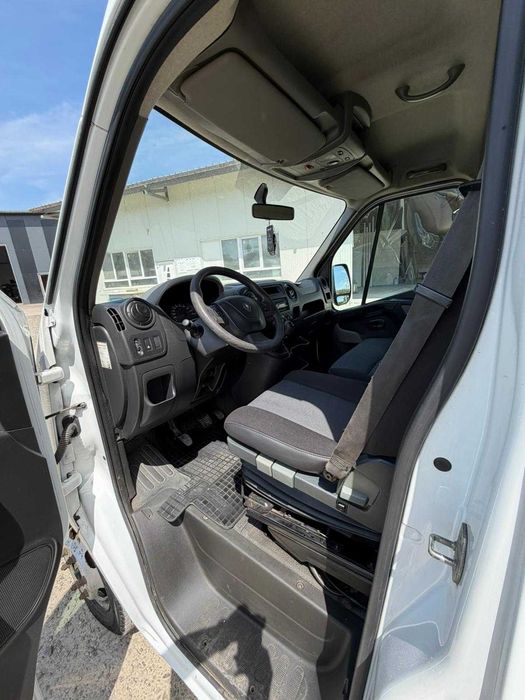 Vând Renault Master 2011
