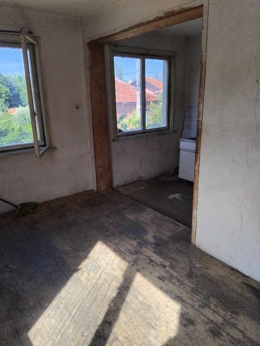 Продава две къщи в с.Слокощица общ.Кюстендил