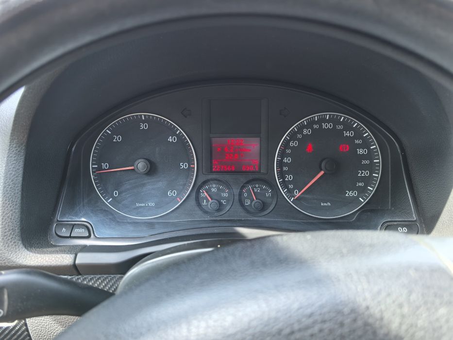 Продава се Volkswagen Golf V – 2006 година, 1.9 TDI (105 к.с.)