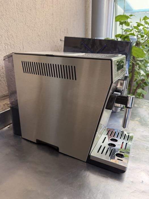 Espressor automat DeLonghi PrimaDonna XS De Luxe - stare foarte buna