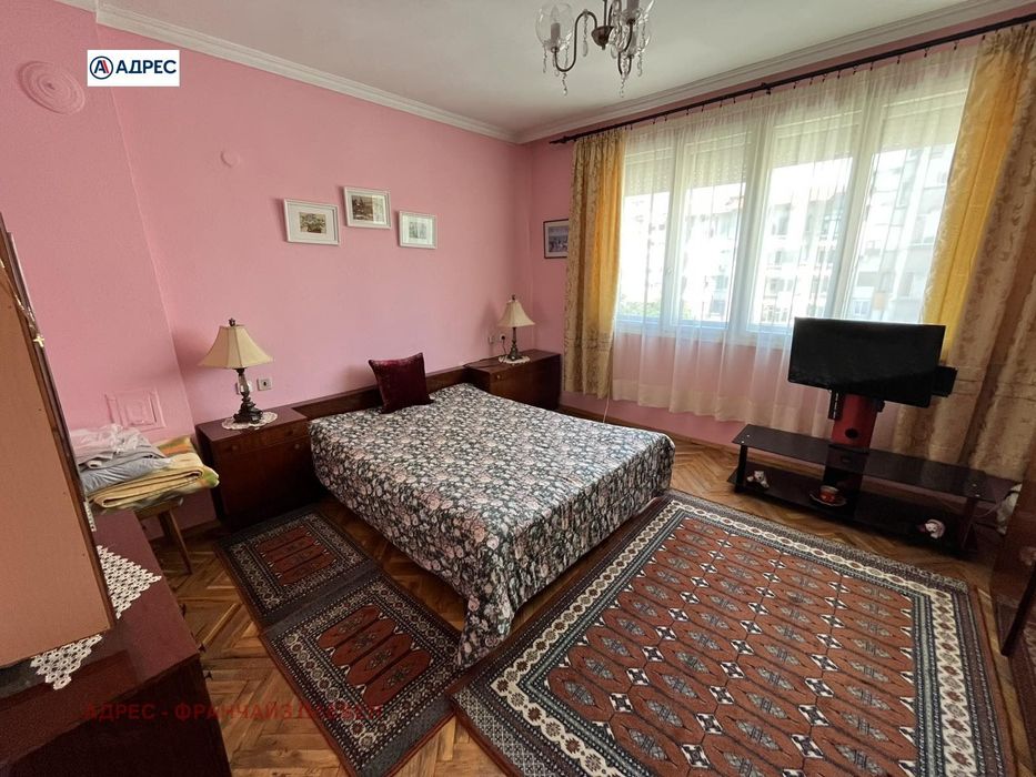 Продава се Тристаен апартамент в Ловеч, Център - 101 кв.м за 1139 €/кв.м - Снимка #5