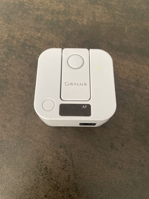 Pachet automatizare smart wifi Salus it600 gateway, coordonator si TRV