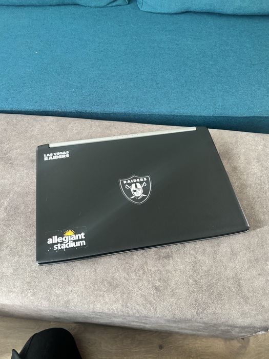 Acer gaming• i7-7500u• 12gb ram• Nvidia 2gb• SSD 256gb•