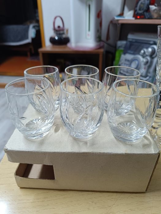 Продается красивая посуда. Фарфор, хрусталь.