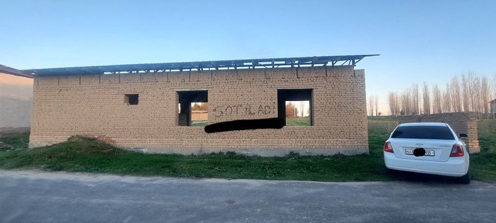 Uchaska sotiladi Yangiyo'l tumanida