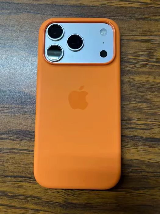 Apple кейс за iPhone 17 Pro/17 Pro Max Silicone Case с MagSafe
