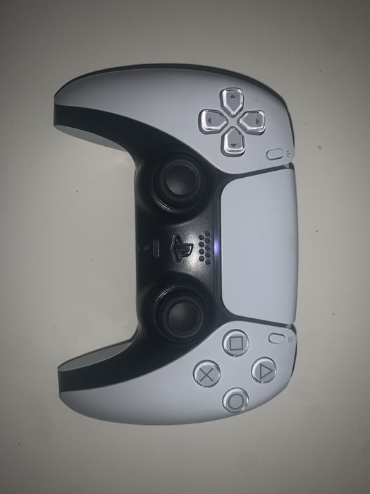 Продавам playstation 5 slim digital edition 1TB