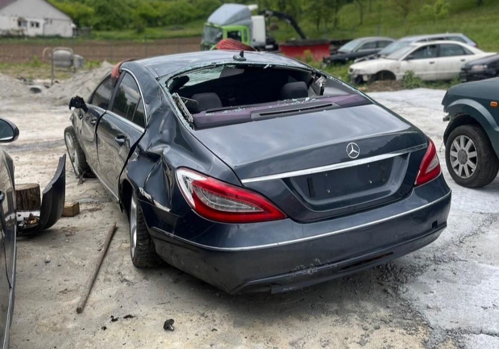 Dezmembrez Mercedes Cls 3.0 Diesel