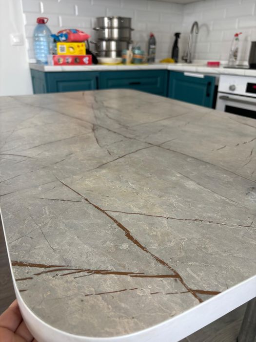 Стол со стульями