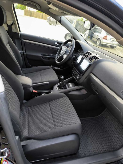 Vând Volkswagen Jetta 1.6 TDI, 10/2009