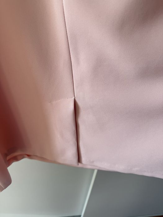 Vand rochie eleganta pentru diferite ocazii