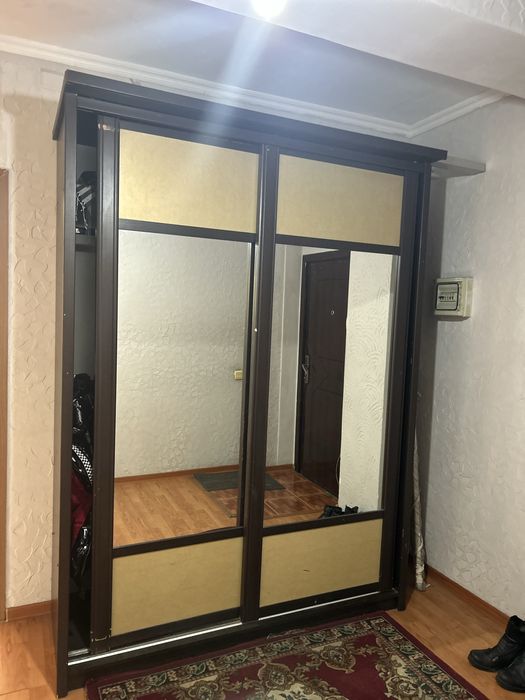 Шкаф в прихожую, в спальню, ковры