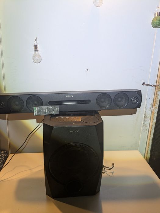 Vând sistem audio Sony.