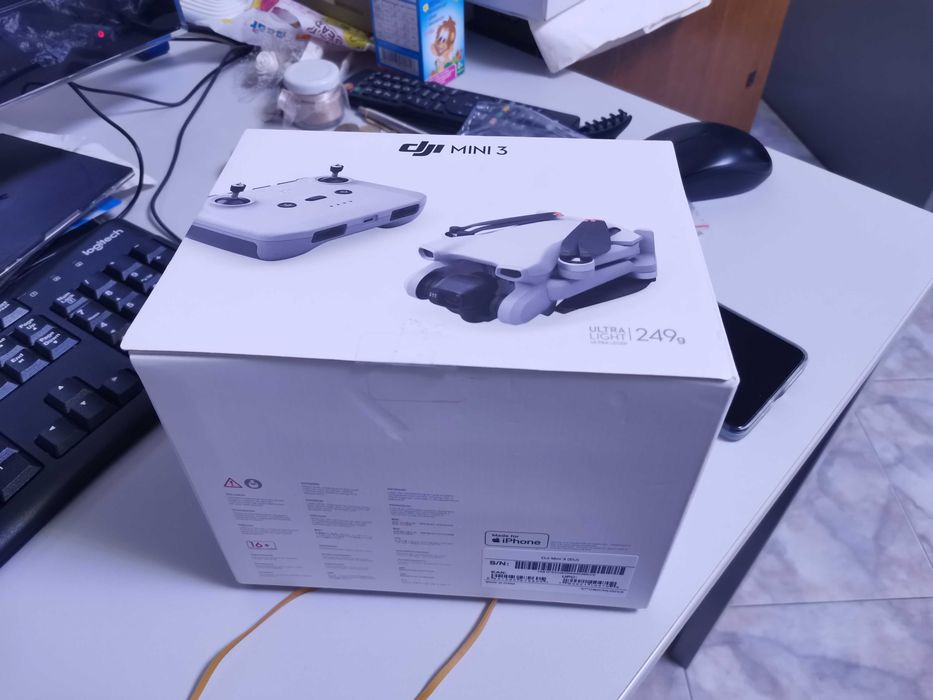 Продавам дрон DJI Mini 3 с две батерии