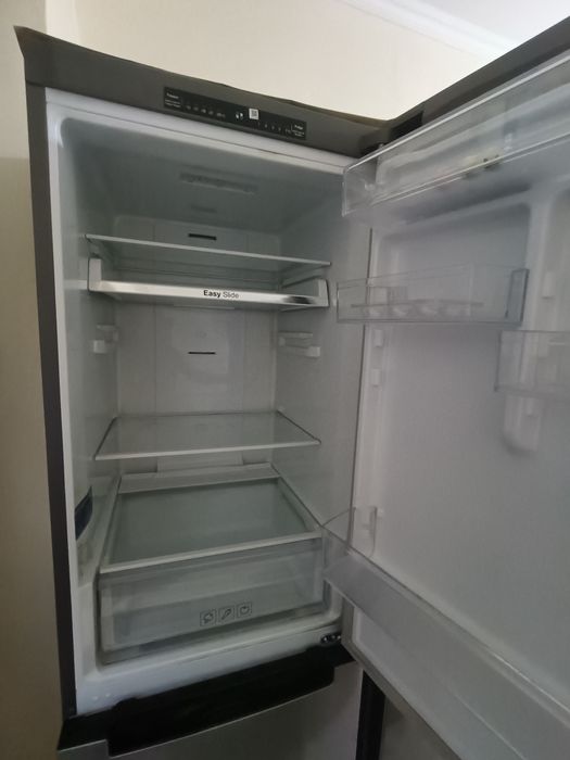 Холодильник Samsung