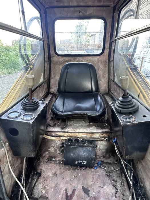 Мини погрузчик Unc 060