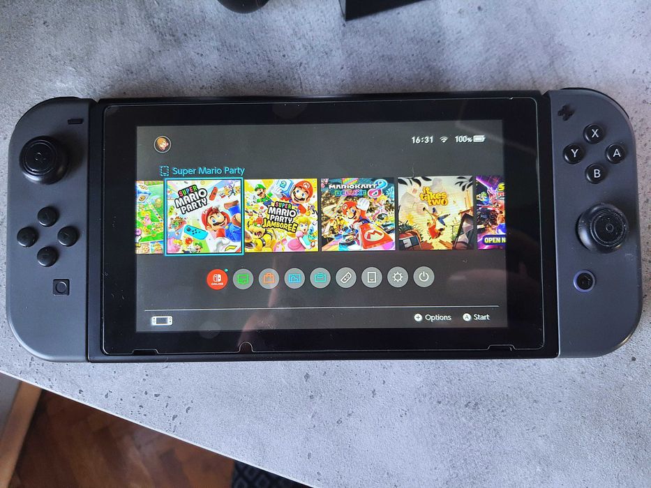 Nintendo Switch v2 - Добре запазена