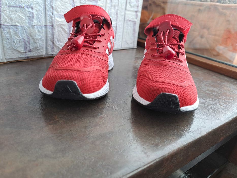 дамски маратонки ,кецове,Нови спортни обувки,ном.33 Adidas,адидас