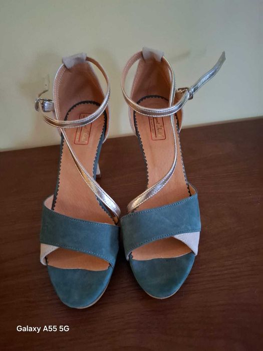 Sandale cu toc din piele intoarsa nr 39