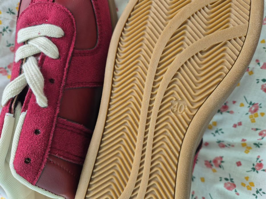 Продам кроссовки