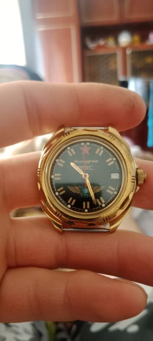 Продам командирские наручные часы.