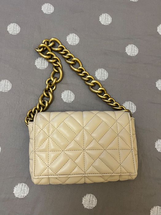 Zara чисто нова бежова чанта