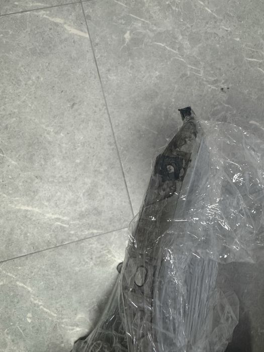 Mercedes w204 предна броня сива