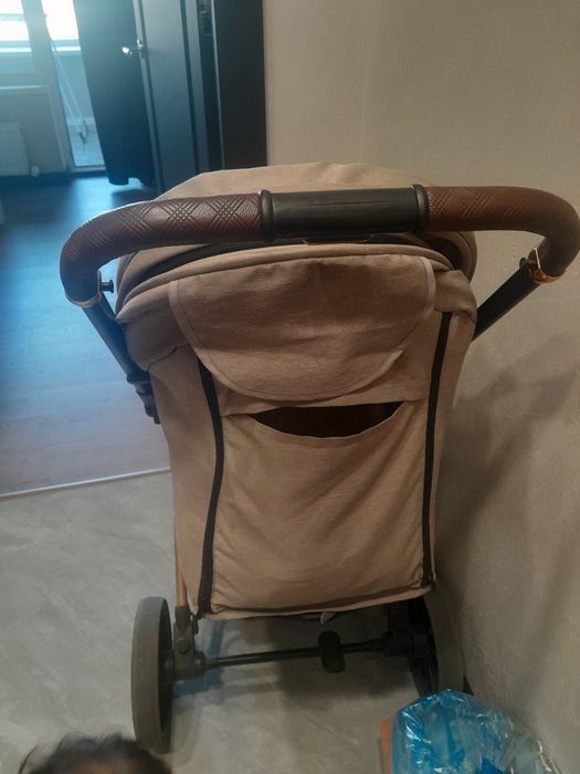 Продам коляску 20тыс