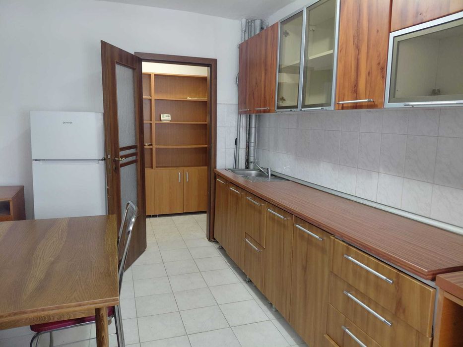 Vand apartament 2 camere M-uri