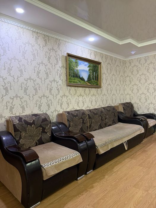 СРОЧНО ПРОДАМ диван с креслами