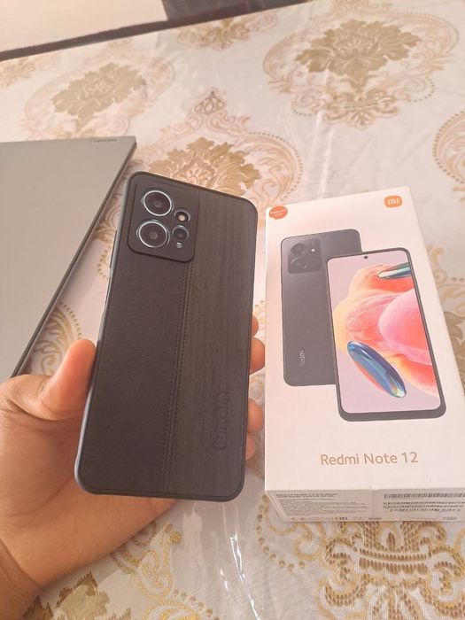 Redmi Note 12 va Oppo Reno 7 bor