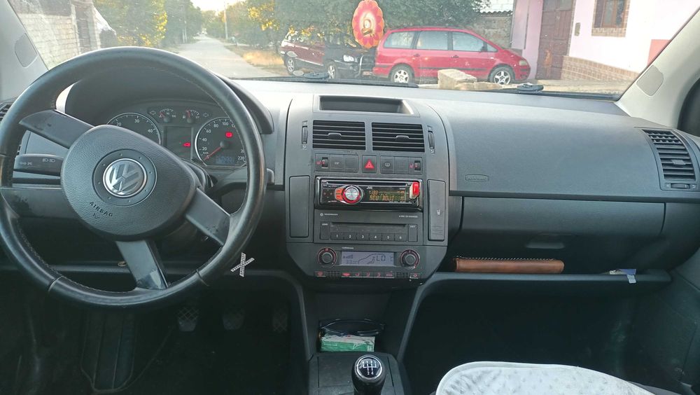 VOLKSWAGEN Polo 2005 — imagine 3
