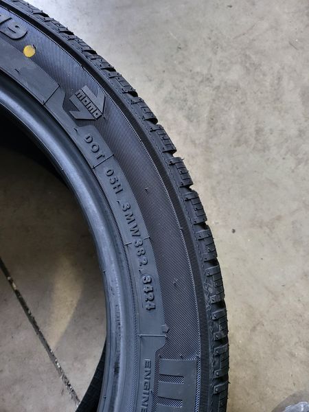 255/45/19 MOMO 4бр