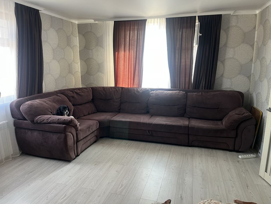 Продам угловой диван одно кресло