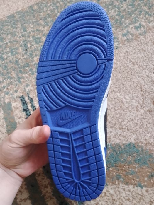 Мужская кроссовка