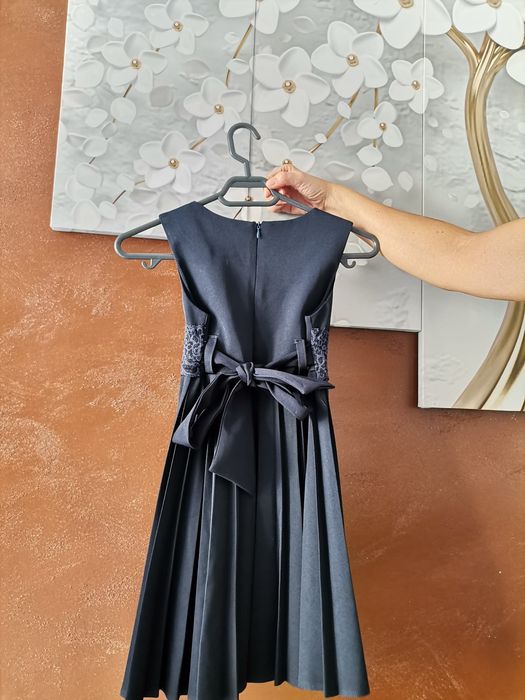 Vând rochițe  fetite