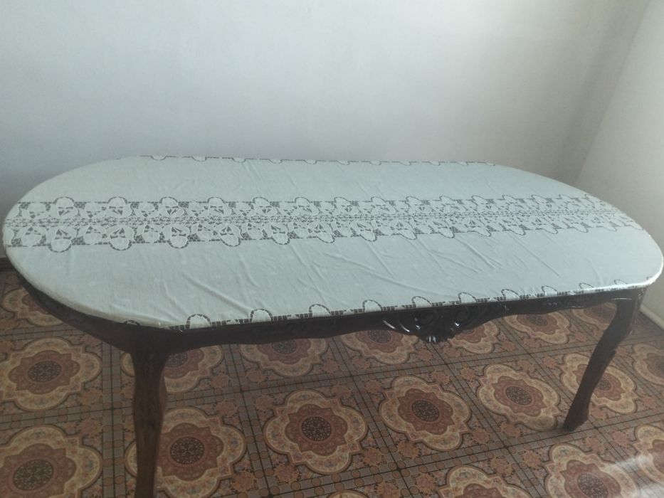 Стол новый без царапин