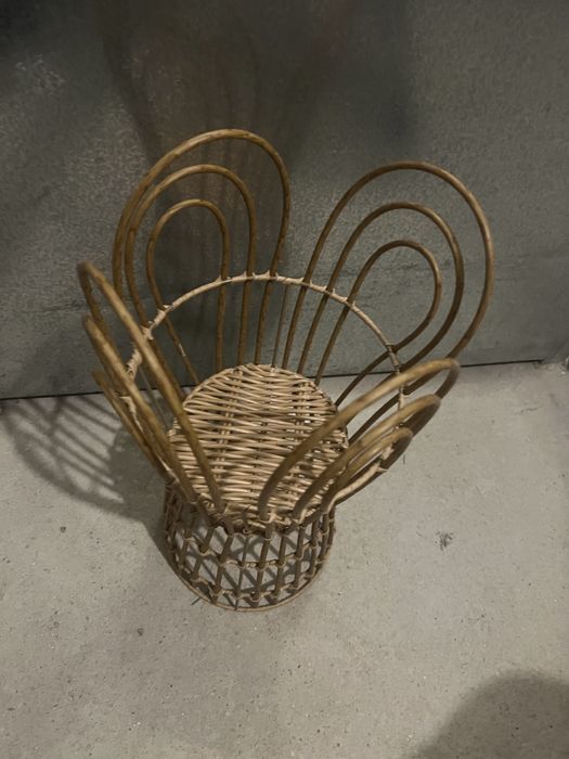 Поставка за саксия