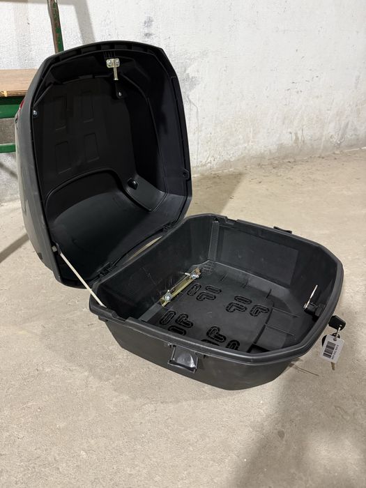 Багажник (кофра) для скутера