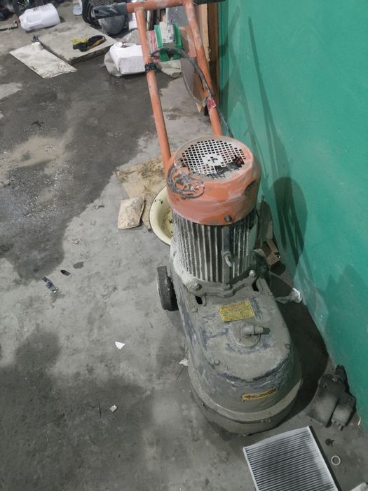 Шлифовальная машинка